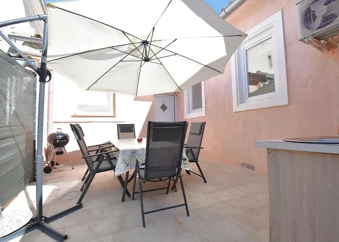 Centre With Terrace 2 Apartman Pula