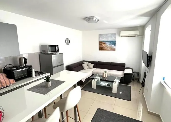 Centre With Terrace 2 Διαμέρισμα *