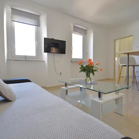 Centre With Terrace 2 아파트 *