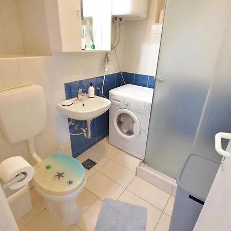 Centre With Terrace 2 *