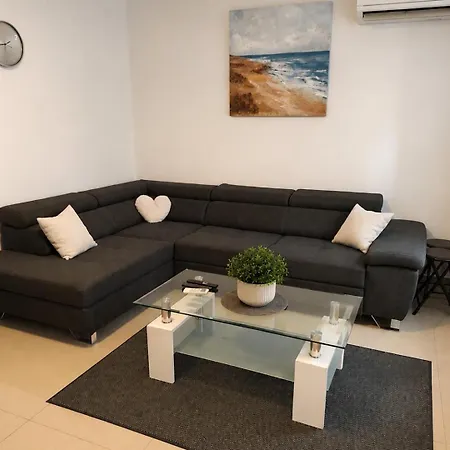 شقة Centre With Terrace 2 *