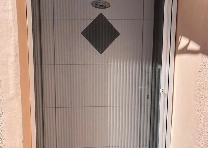 Centre With Terrace 2