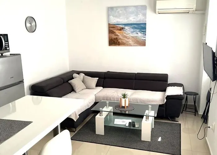 Centre With Terrace 2 Pula